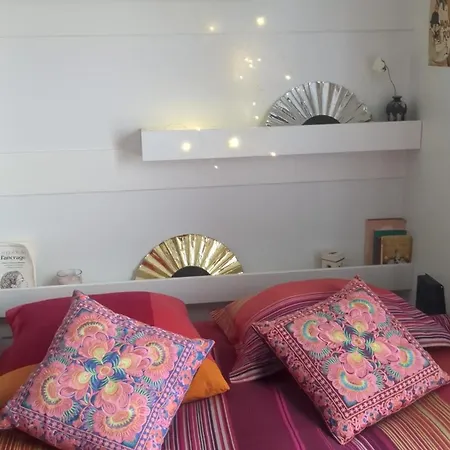 Cosy Renovated Little Nest In Historic Montmartre * Parigi