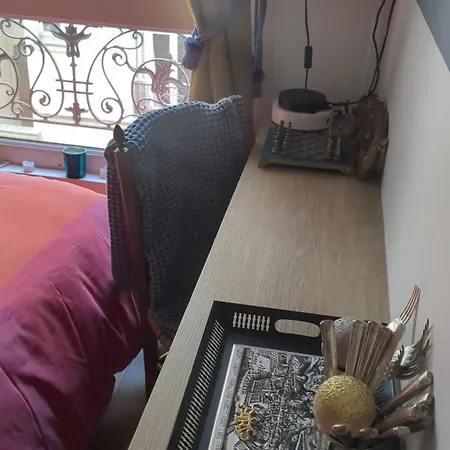 Cosy Renovated Little Nest In Historic Montmartre * Paris